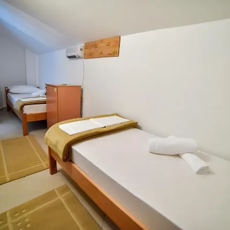 بيت شباب Hostel Sinj *