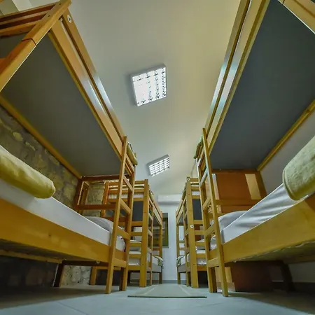 بيت شباب Hostel Sinj