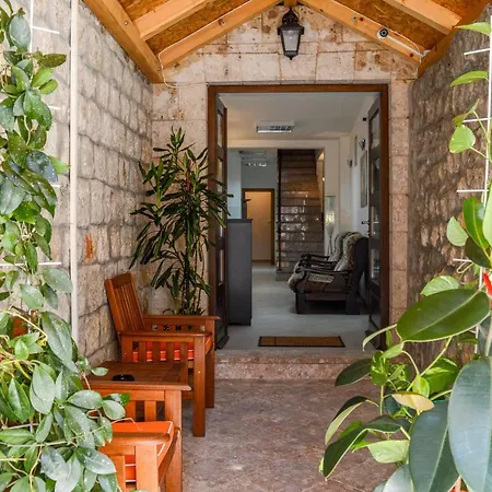 Hostel Sinj *