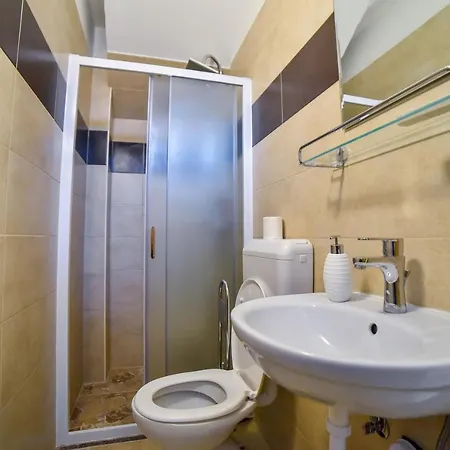 Hostel Sinj 호스텔 신