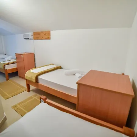 Hostel Sinj *